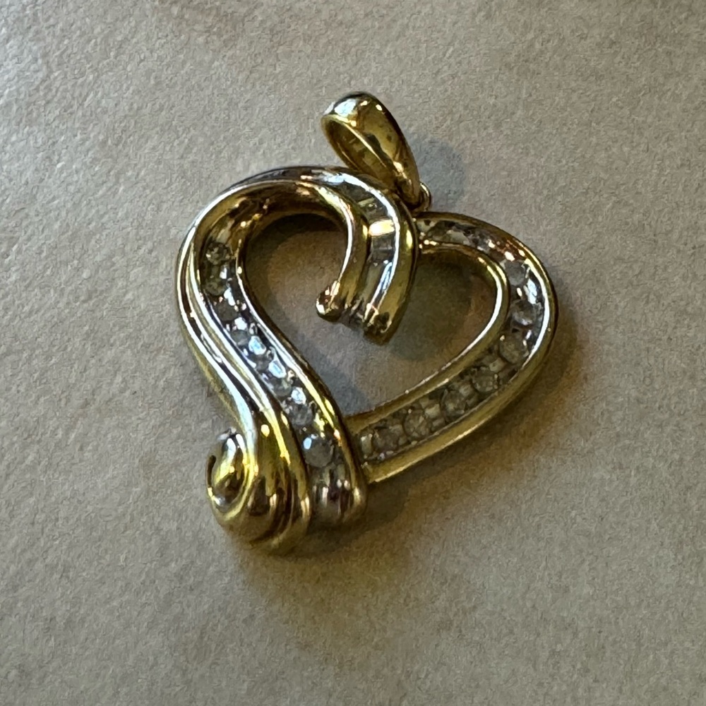 2 pendants with real diamonds and real gold